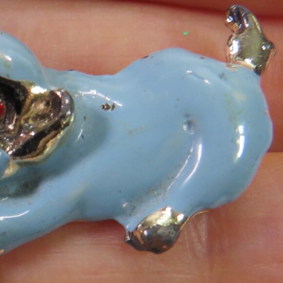 Vintage Enamel Blue Dog Puppy chasing Pearl Ball Lapel Pin Brooch 1940s - 1960s - Picture 3 of 9